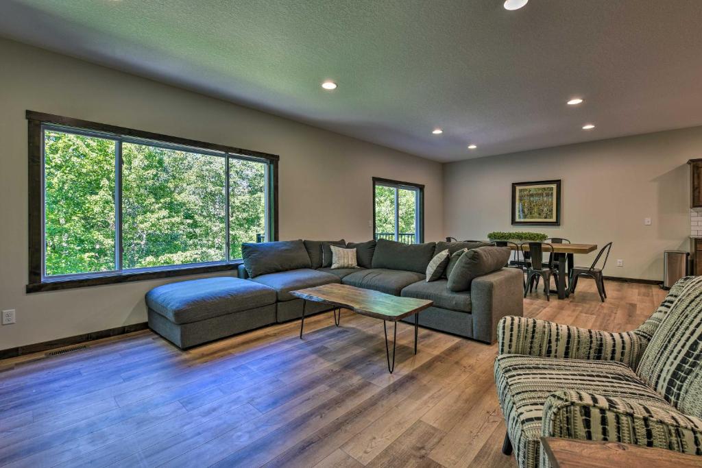 Modern Nisswa Escape with Deck Near Gull Lake! photo 4