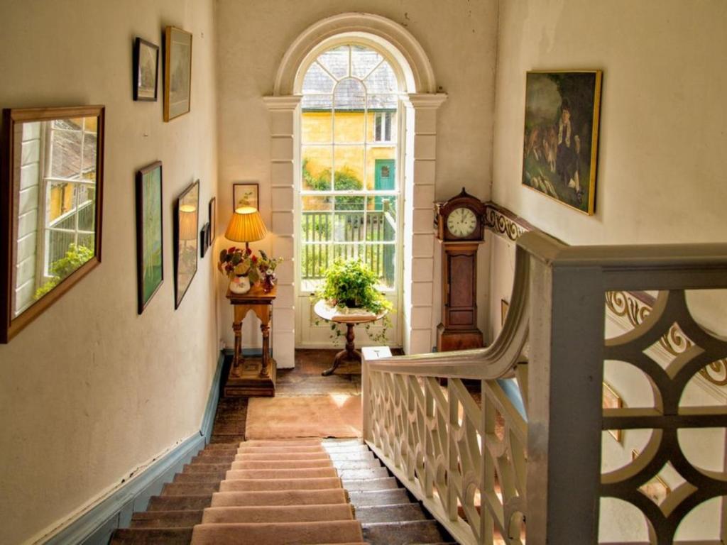 Roundwood House photo 1