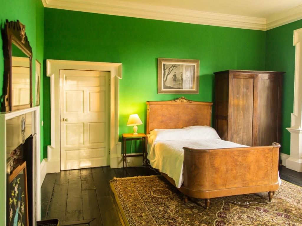 Roundwood House photo 3