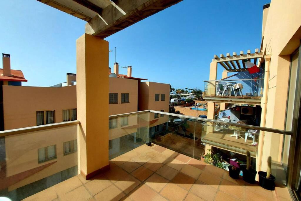 Amplio apartamento en la playa del Esquinzo photo 3