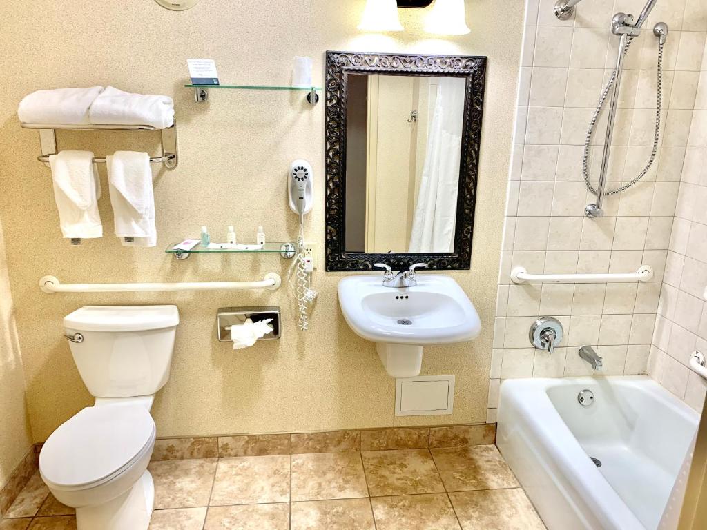 Quality Inn Oneonta Cooperstown Area - Tap to explore photos