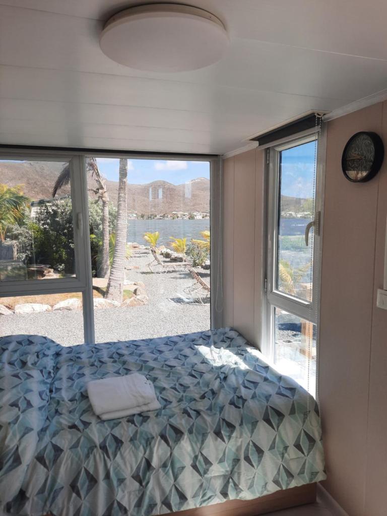 Cosy Waterfront Private retreat photo 3