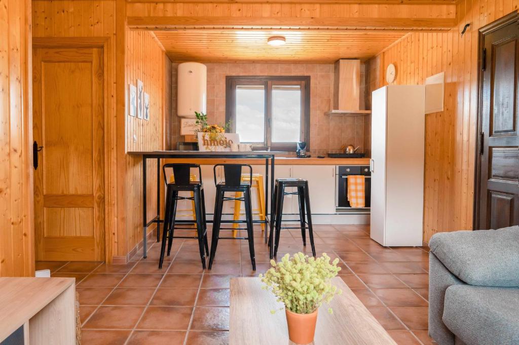 Aldea Los Odres - Cabañas de Madera de 1ª con Piscina Privada y BBQ en la puerta photo 4