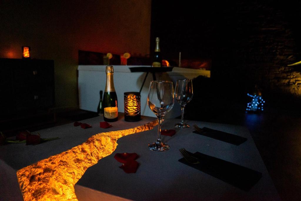 LOVE Suites & SPA "Le Loft" avec Jacuzzi privatif photo 2