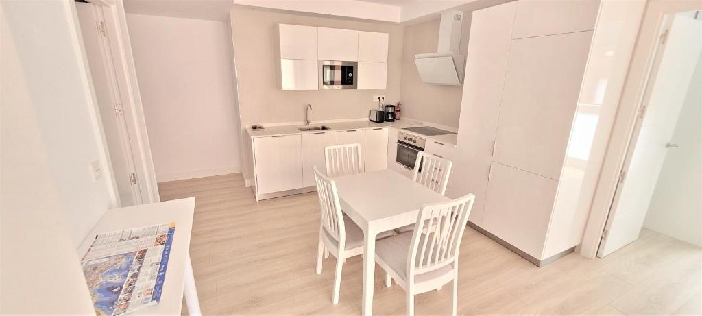 Cozy White Home in Getxo photo 4