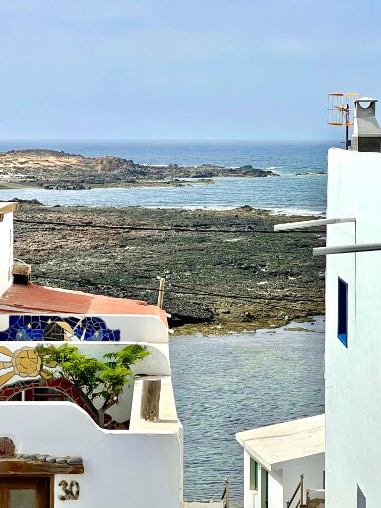 Eslanzarote Turtle House, Super wifi, Sea views photo 4