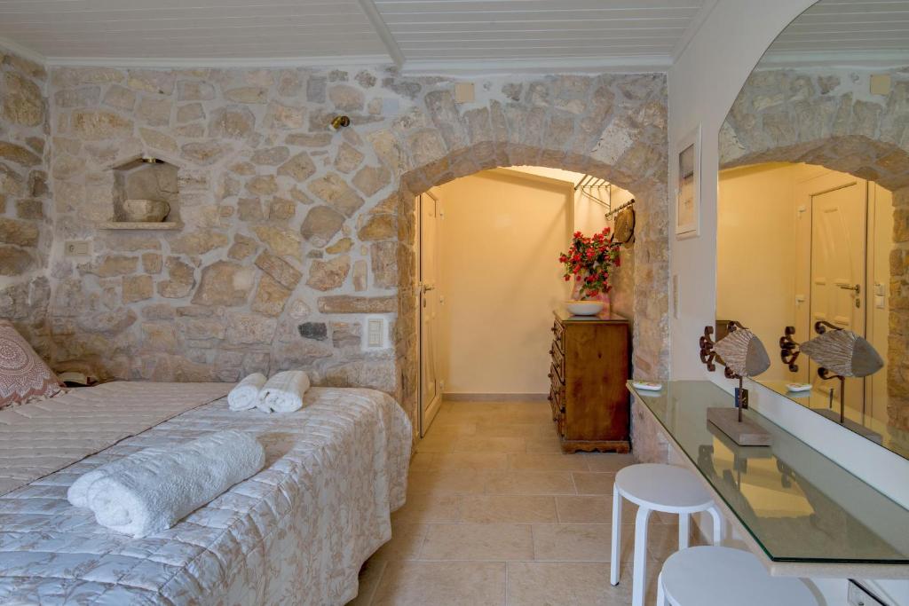 Pavlos photo 2