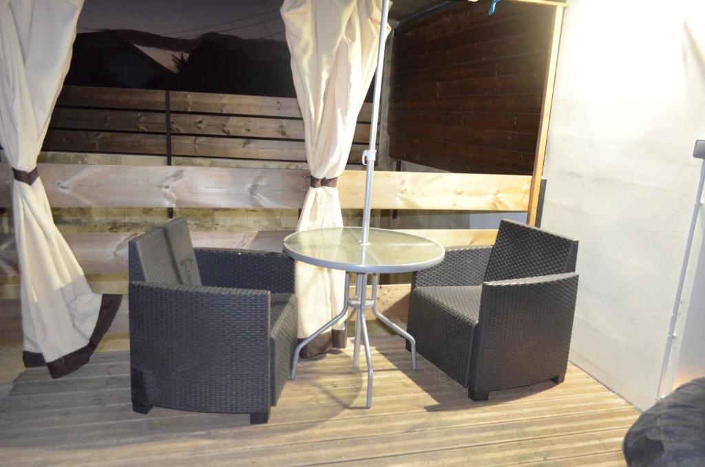 Studio tout confort avec son jacuzzi photo 2