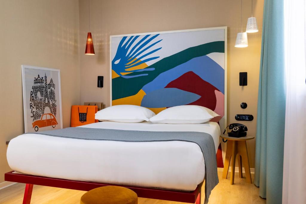 Hotel de la Paix Room Type - Standard Double Room