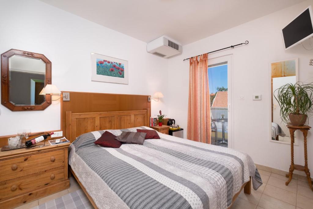 Двухместный (Superior Double Room with Balcony and Airport Transfer), Castelletto