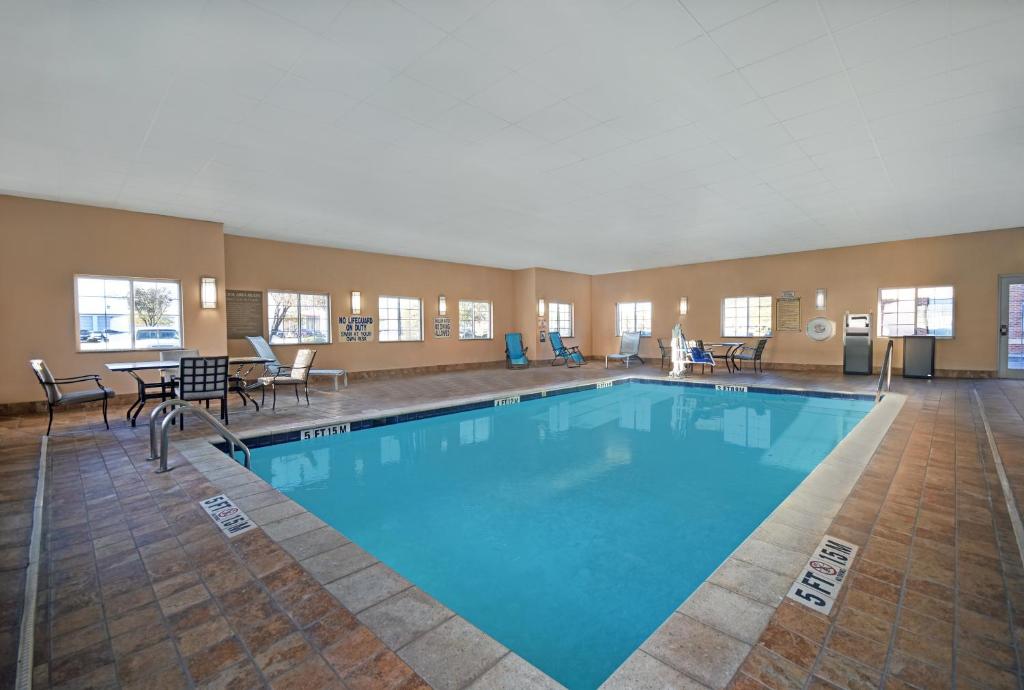 Candlewood Suites Sumter, an IHG Hotel photo 1