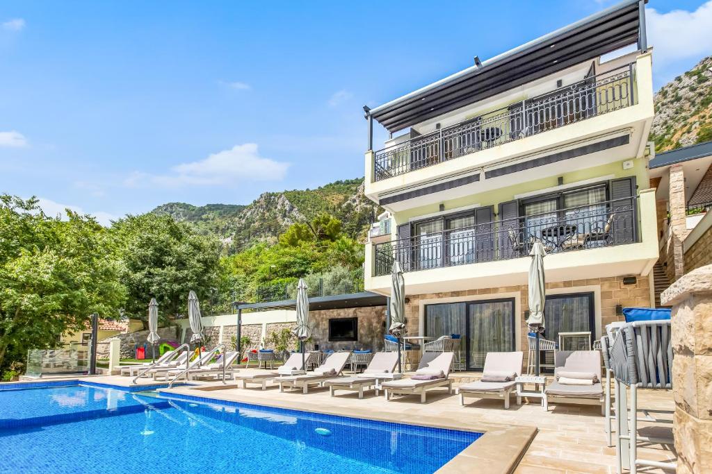 Dekaderon Lux Apartments photo 4