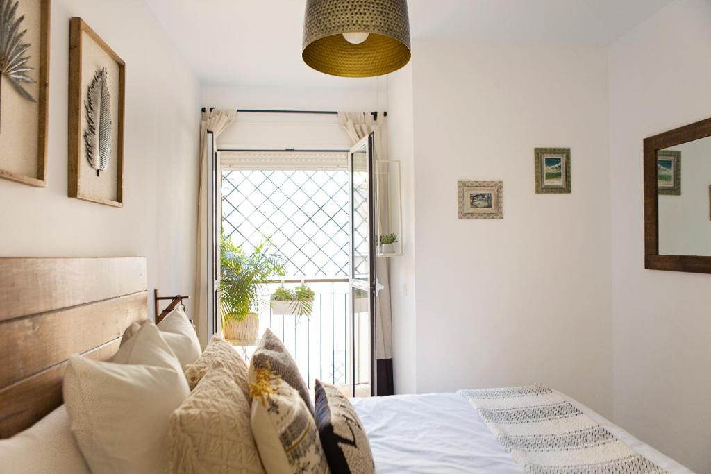 Sol y Malaga - Designer Duplex con Terraza y Parking, Malaga
