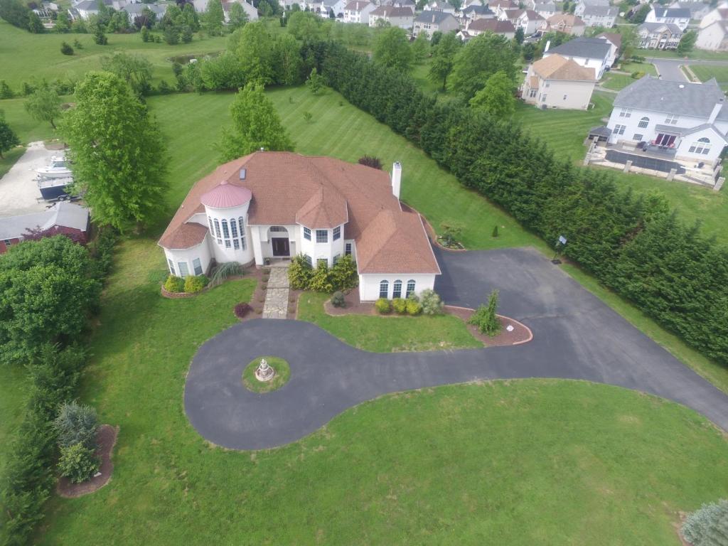 Whispering Oak Mansion photo 4