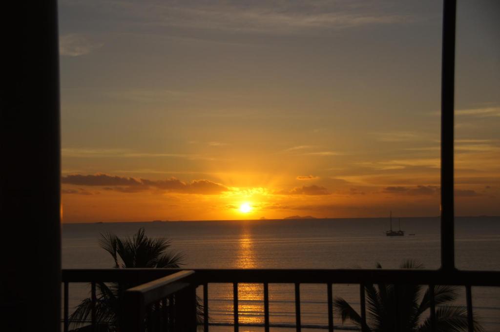 Smugglers Cove Beach Resort and Hotel Room Type - Oceanfront Room with Balcony