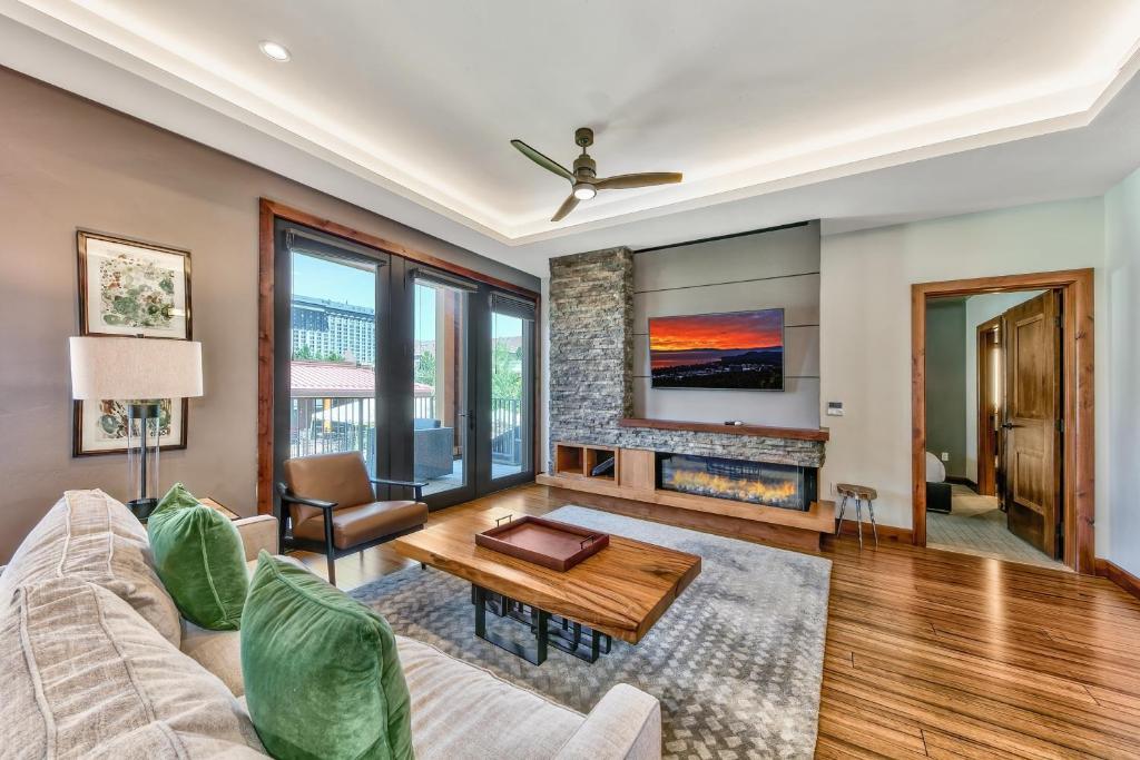 Luxury 2Br Residence Steps From Heavenly Village & Gondola Condo photo 1