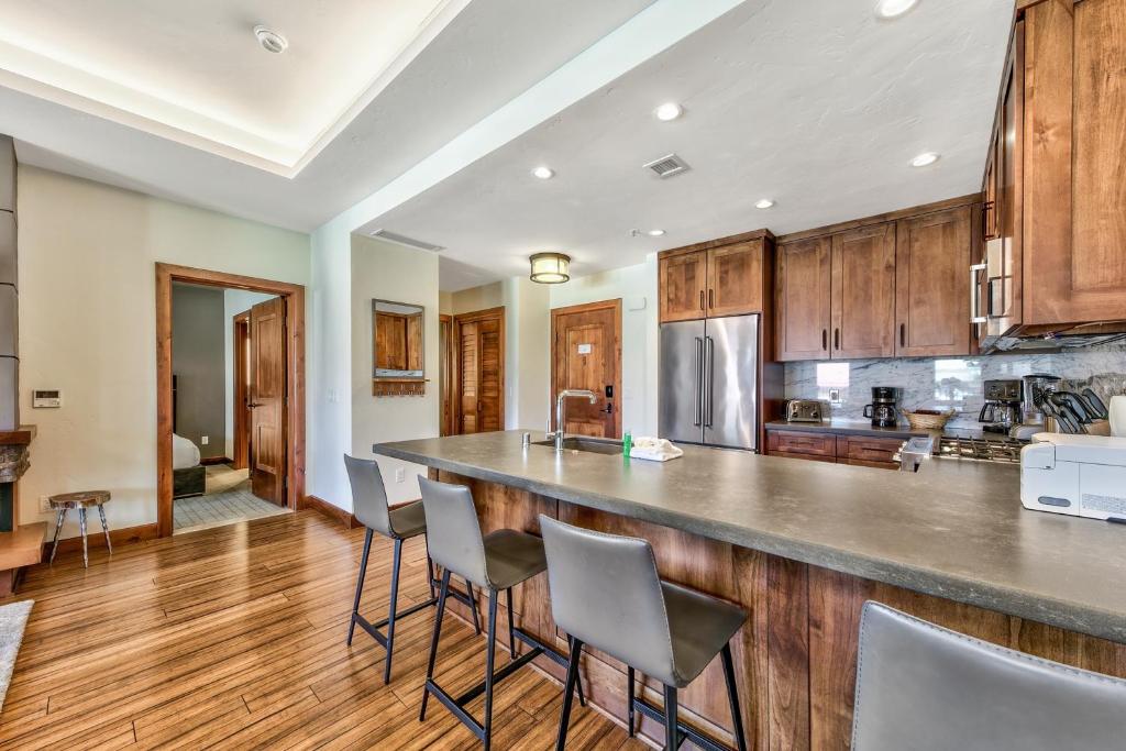 Luxury 2Br Residence Steps From Heavenly Village & Gondola Condo photo 2