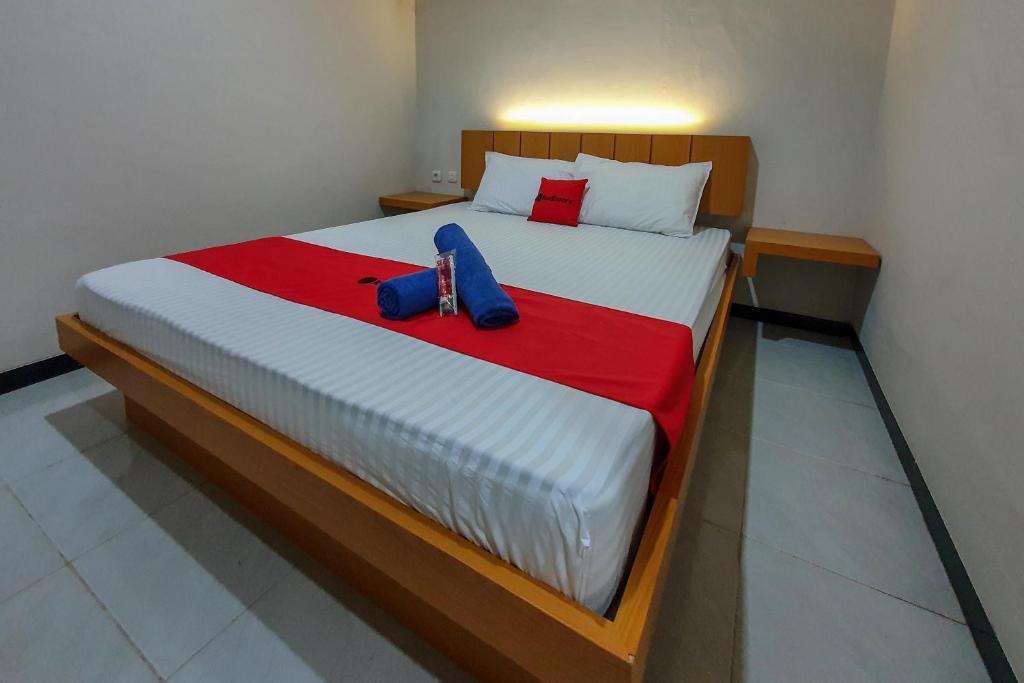 RedDoorz Syariah near Solo Paragon Mall 2 photo 1