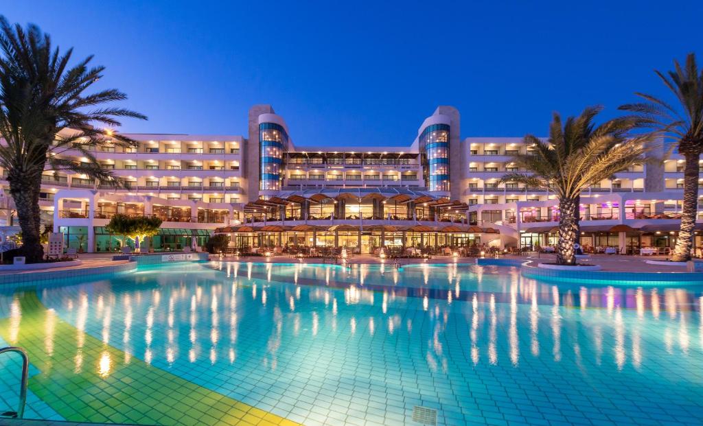 Constantinou Bros Athena Beach Hotel photo 1