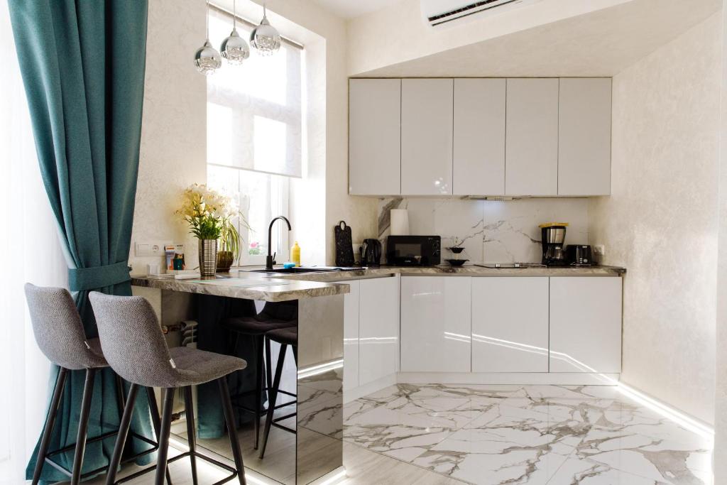 Panorama Luxury Apartment in The House with a Spire, a historical building in the city centre photo 2