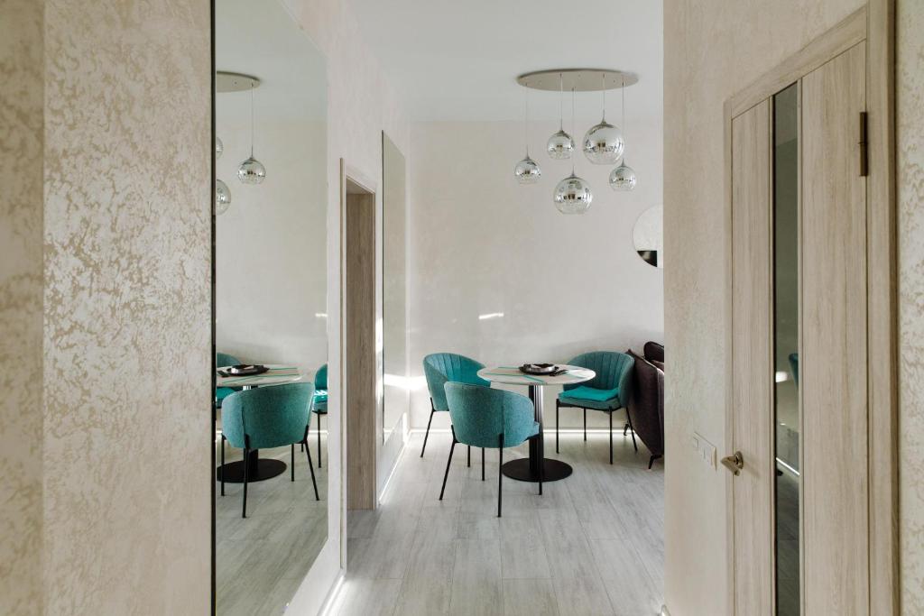 Panorama Luxury Apartment in The House with a Spire, a historical building in the city centre photo 4