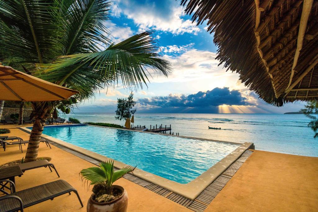 Sunshine Marine Lodge photo 1