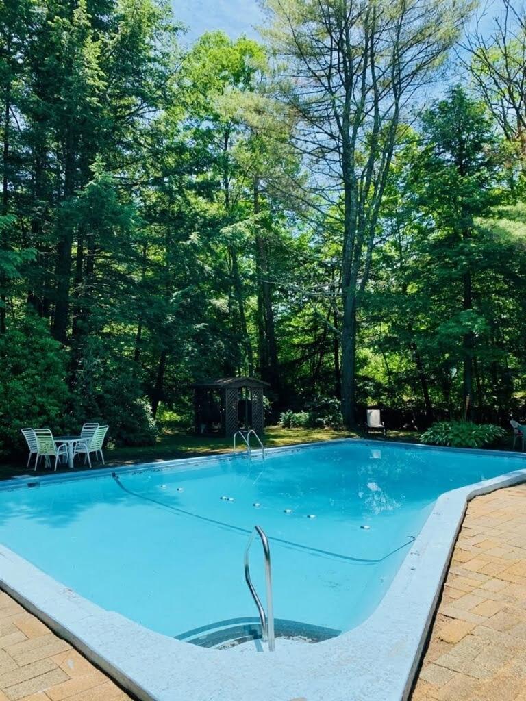 Stay Berkshires image