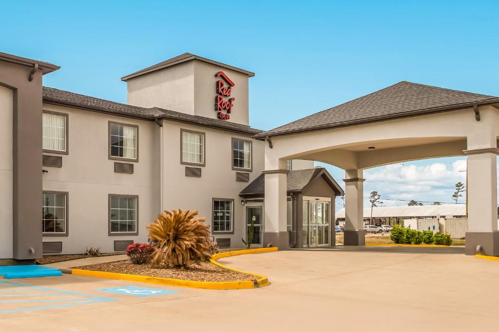 Red Roof Inn & Suites Lake Charles image