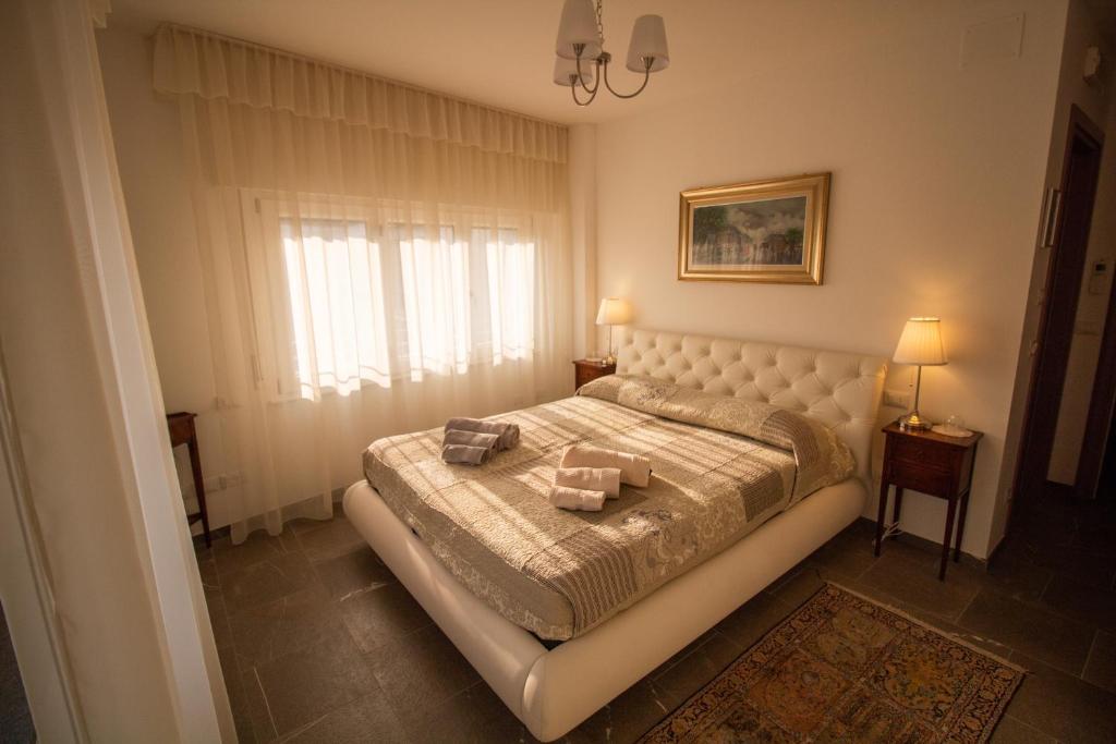 Bed Adelaide photo 1