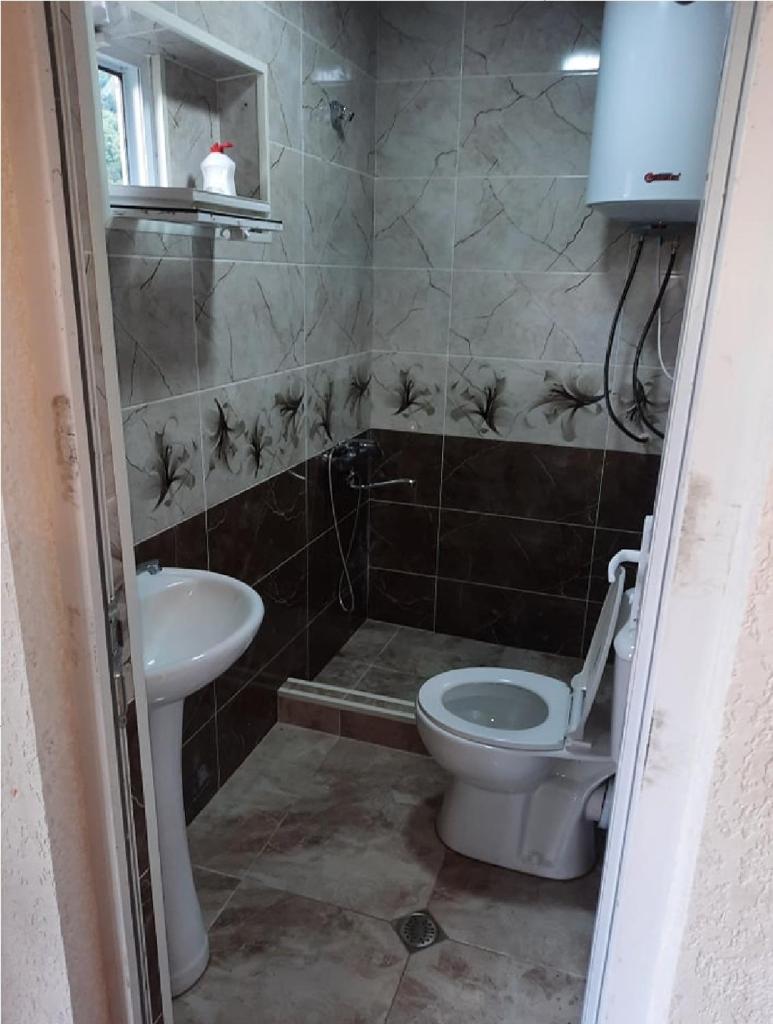 Nino & Tarzan Guesthouse Room Type - Quadruple Room with Shared Bathroom