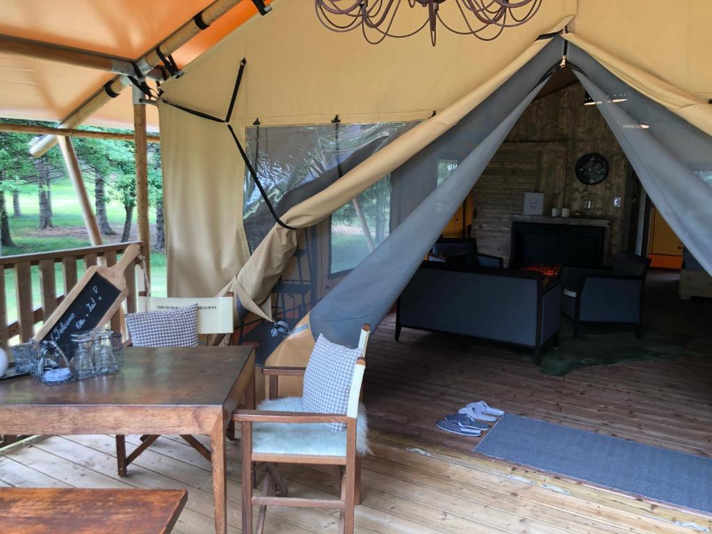GIFFORD private Island GLAMPING boat ride included
