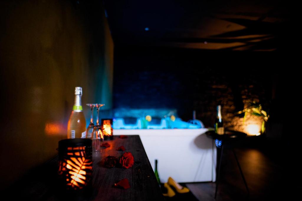 LOVE Suites & SPA "Le Loft" avec Jacuzzi privatif