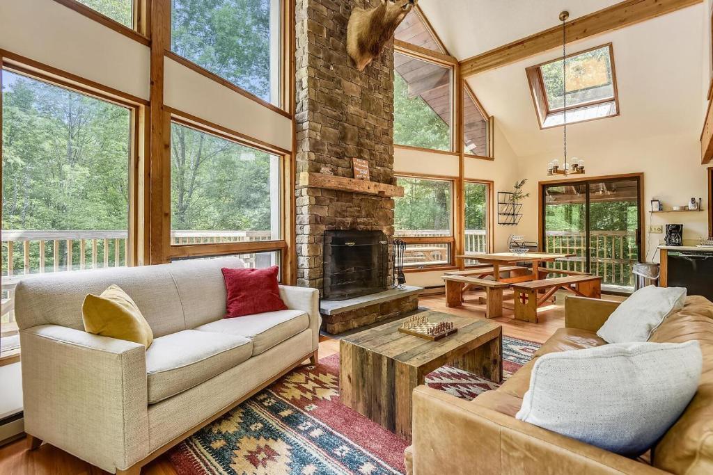 Northeast Passage Chalet image