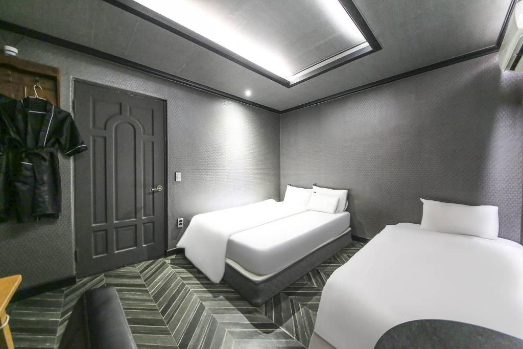 H Motel photo 3
