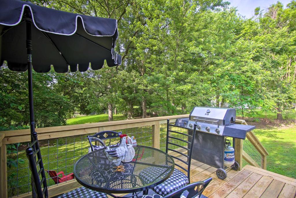 Charming Country Cottage 5 Mi to Downtown Tulsa! photo 1