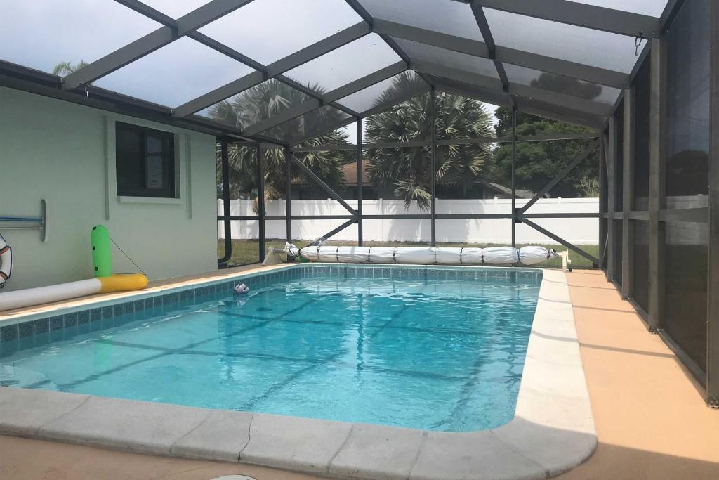 Bright Venice Home with Yard Less Than 4 Miles to Beach! photo 1