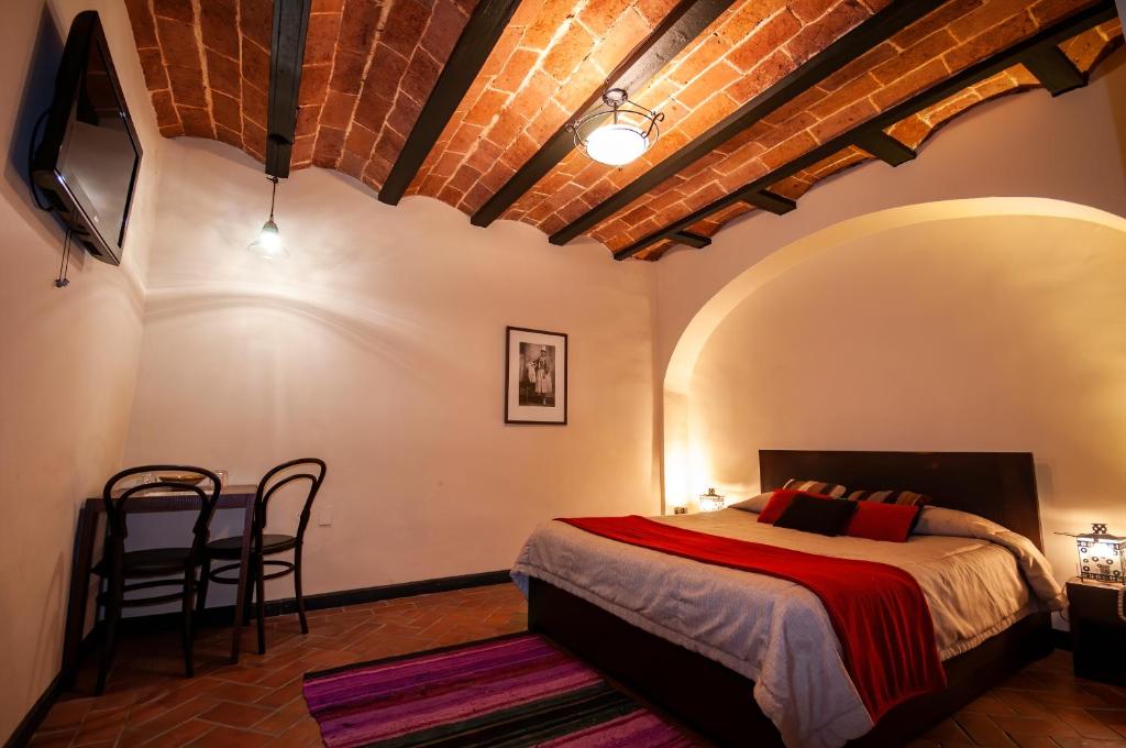 Hotel Naira photo 1
