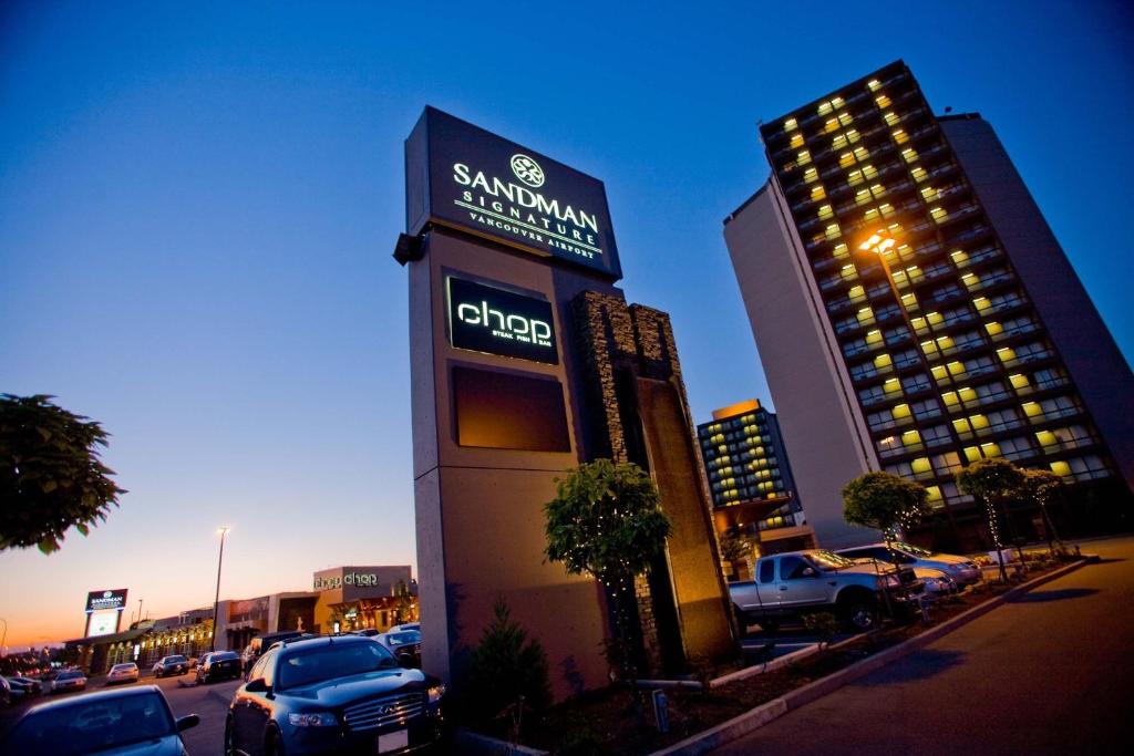 Sandman Signature Vancouver Airport Hotel & Resort photo 1