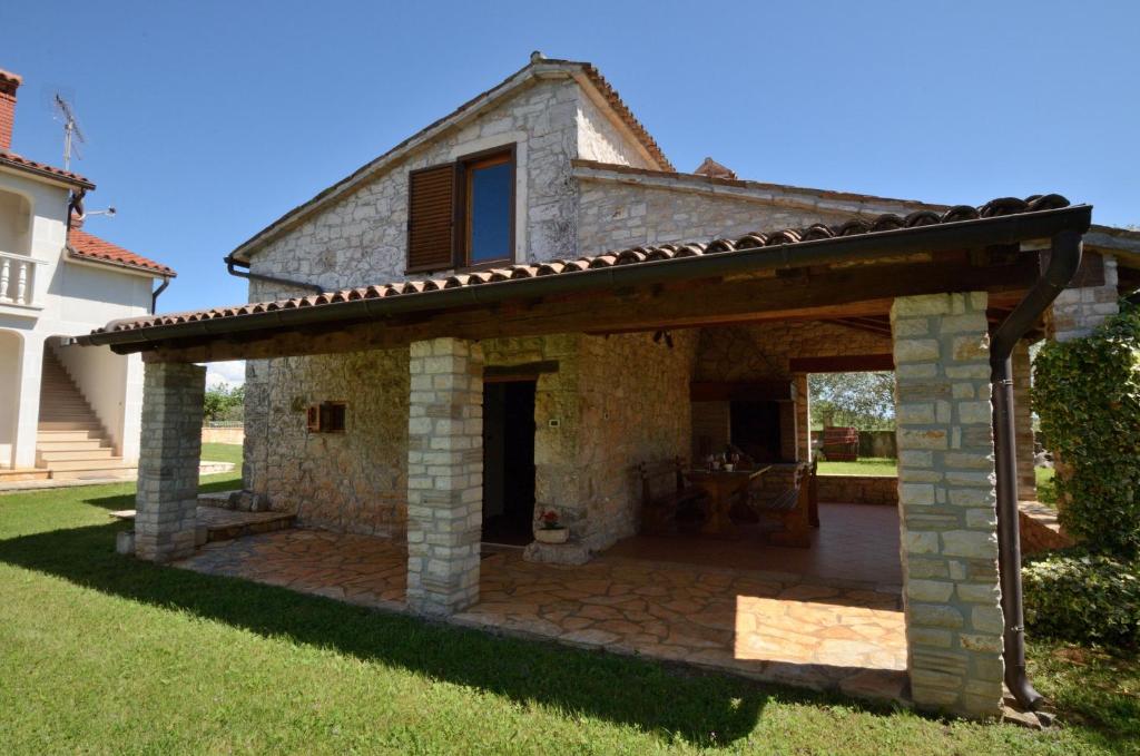 House Mariano photo 1