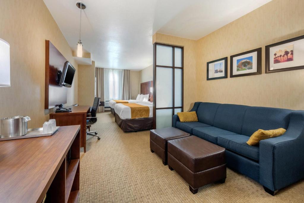 Comfort Suites Near City of Industry - Los Angeles image