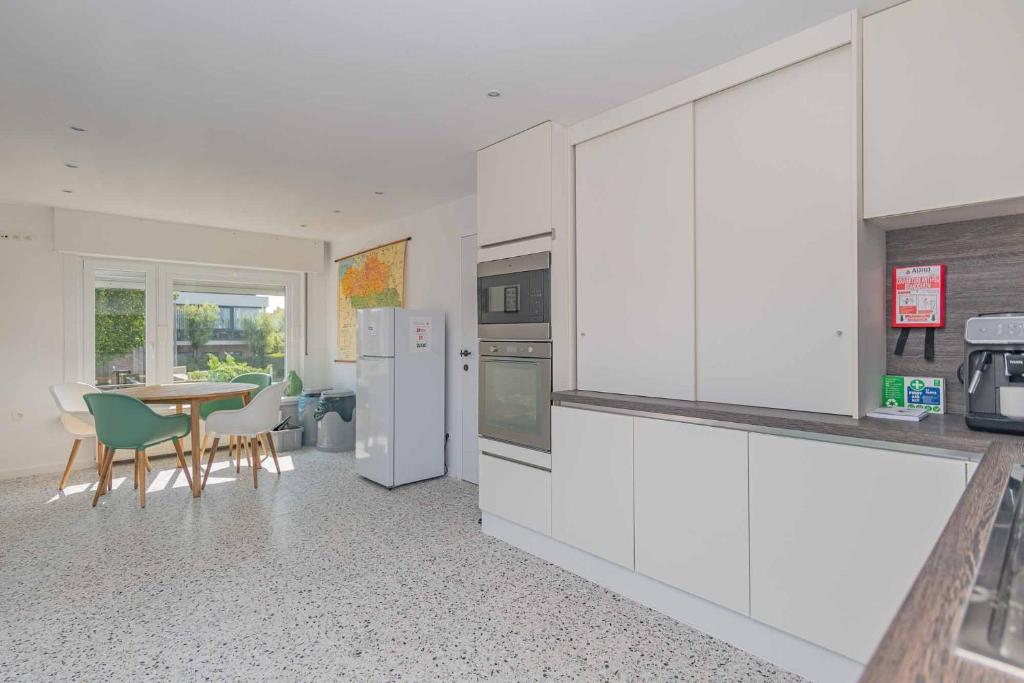 Vakantiewoning voor 12 met garages terras tuin photo 3