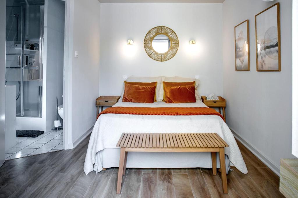 HOTEL DES DAUPHINS photo 4