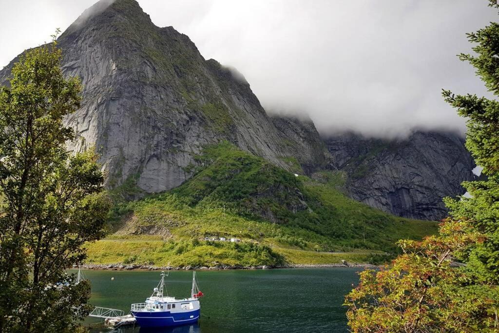 Cozy House By The Fjord In The Heart Of Lofoten photo 1