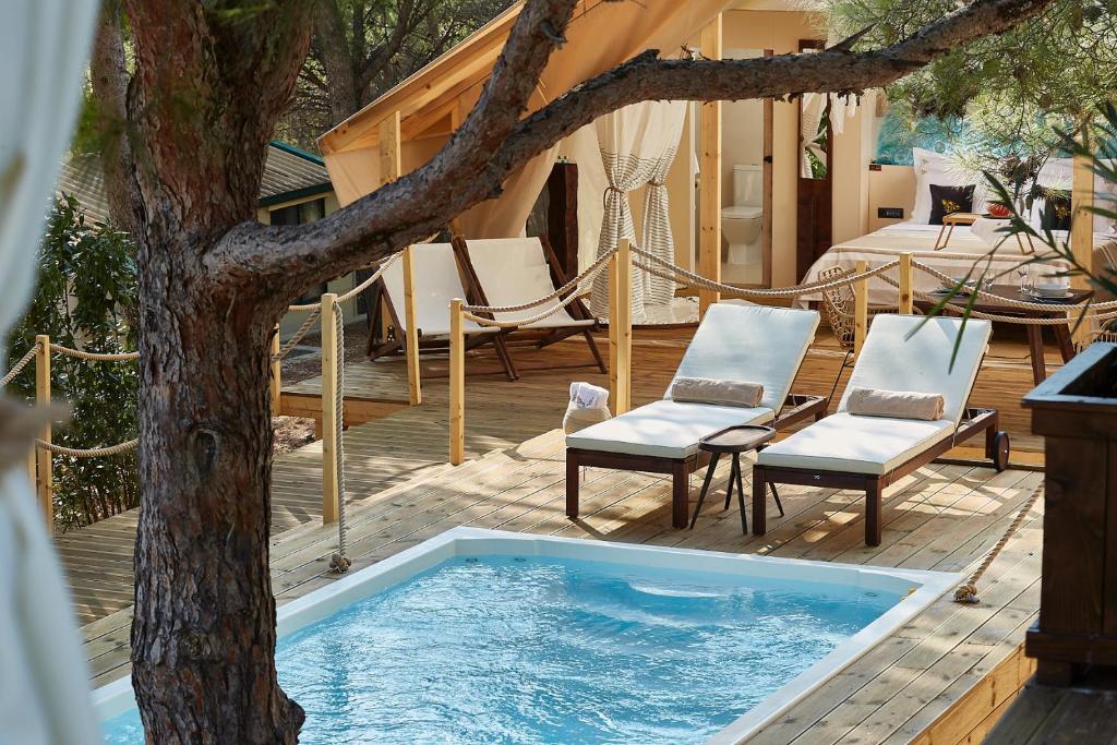 Abeille Maison Glamping Resort Zlatni Rat -Adults Only photo 3