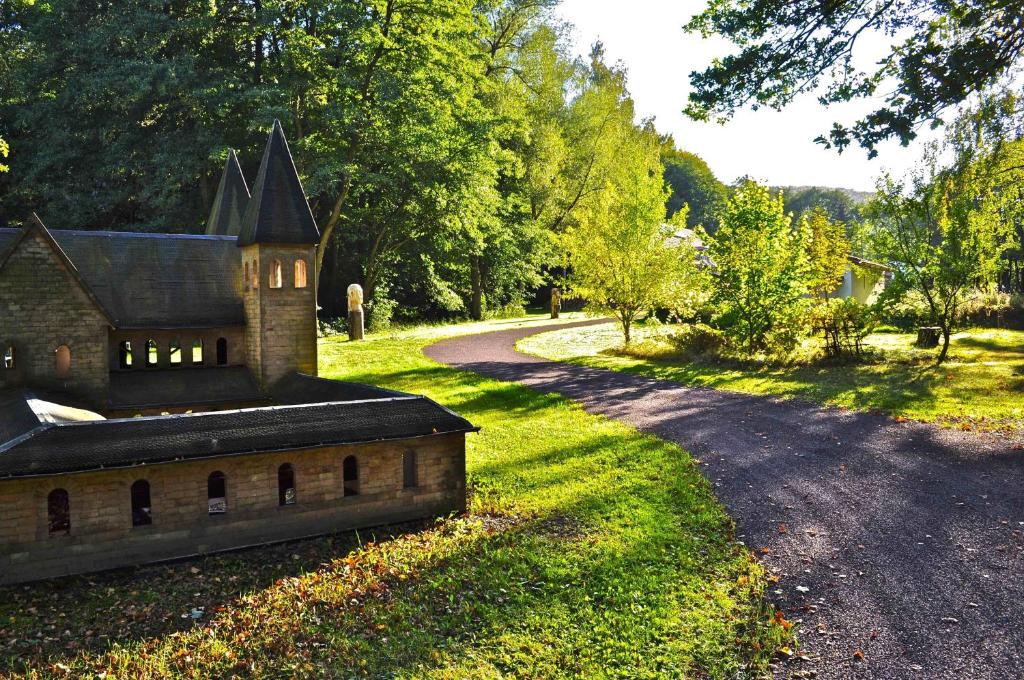 Kunstpark Reinhardsbrunn photo 1