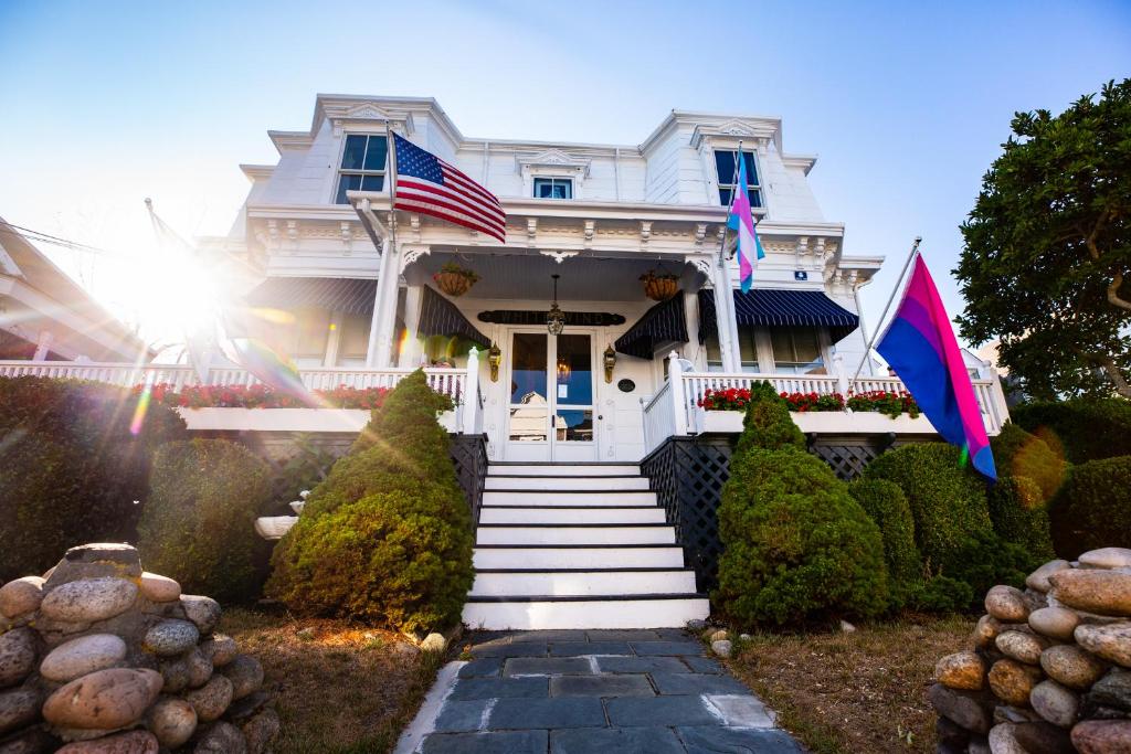Brasswood Inn photo 1