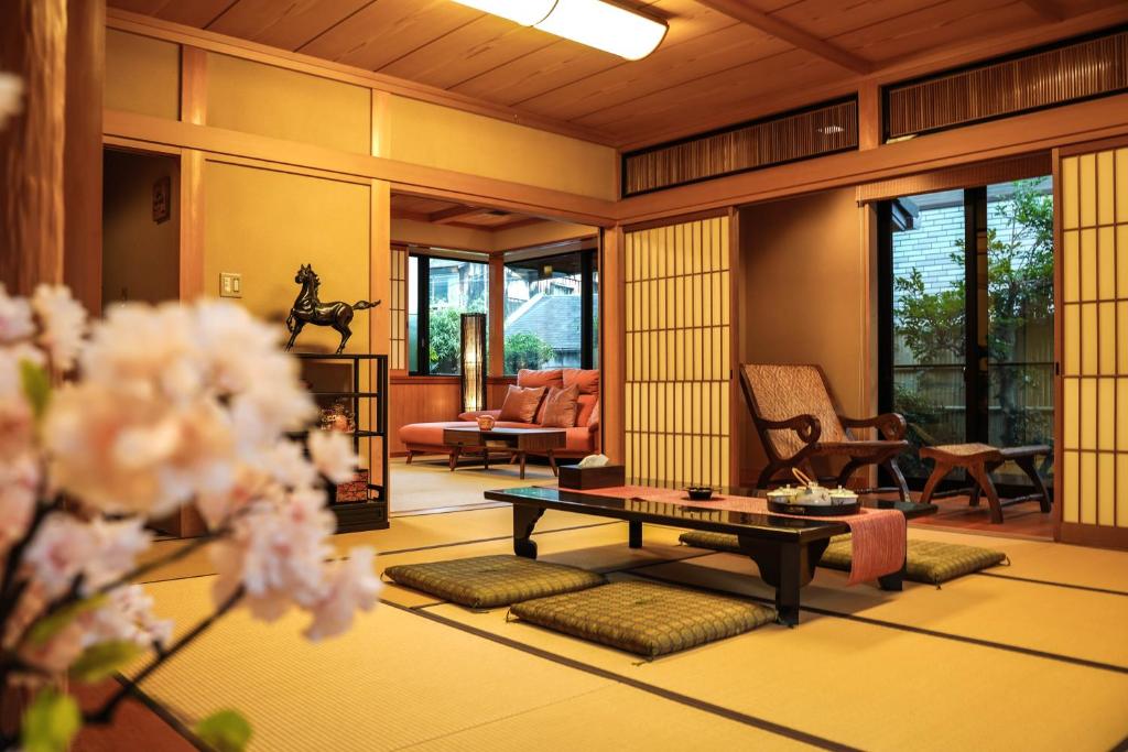 Shirakabanoyado - Izumi
