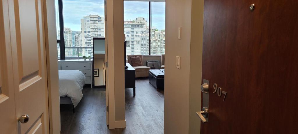 Howe Street Apartment with Views photo 2
