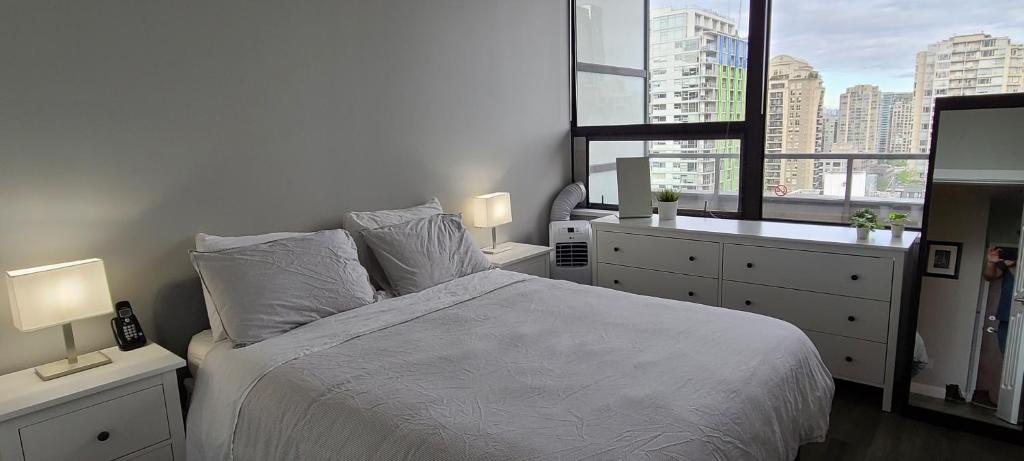 Howe Street Apartment with Views photo 1