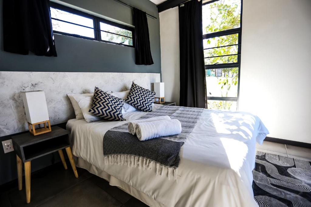 Hadada Self Catering Studio - Tap to explore photos